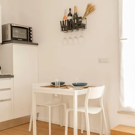 Fabulous 90mq Penthouse With Jacuzzi In Center Appartamento