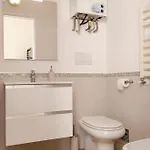 Appartement Fabulous 90mq Penthouse With Jacuzzi In Center